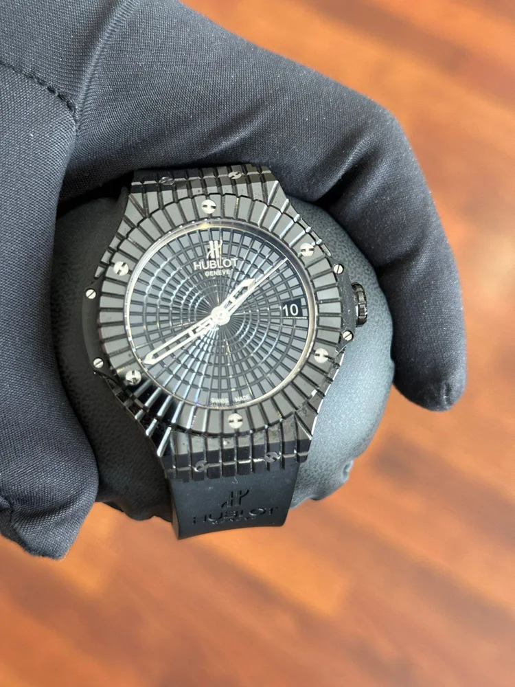 Hublot Big Bang Caviar Certified Black box and papers 2015